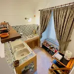 De Vivo Realty - Coco's לינה וארוחת בוקר מטה