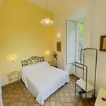 De Vivo Realty - Coco's לינה וארוחת בוקר 3*