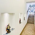 De Vivo Realty - Coco's מטה