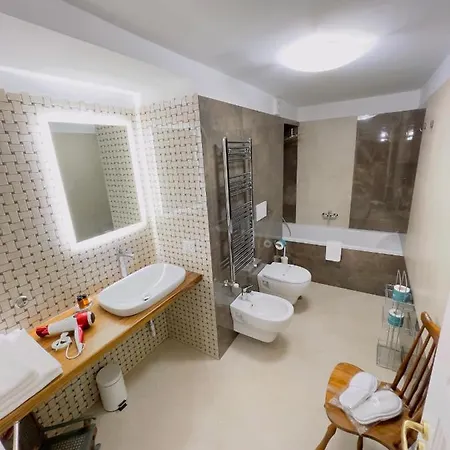 Coco's - De Vivo Realty Meta