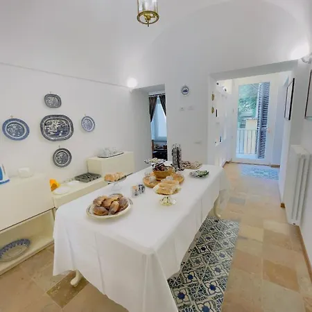 Frühstückspension De Vivo Realty - Coco's 3*