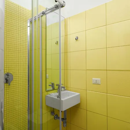 De Vivo Realty - Coco's 3*